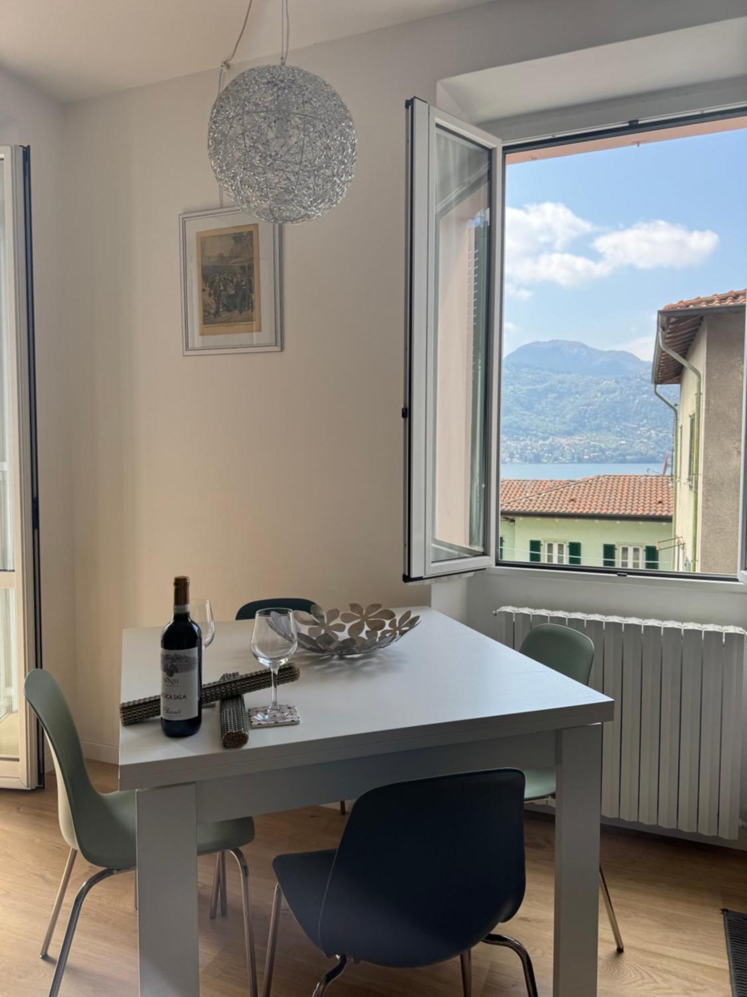 In Centro Ca' Leandro Vista Lago Lierna Bagian luar foto