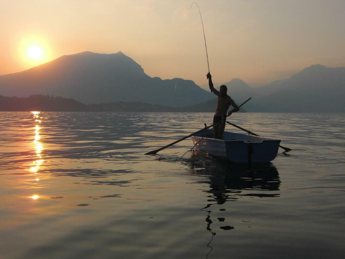 In Centro Ca' Leandro Vista Lago Lierna Bagian luar foto
